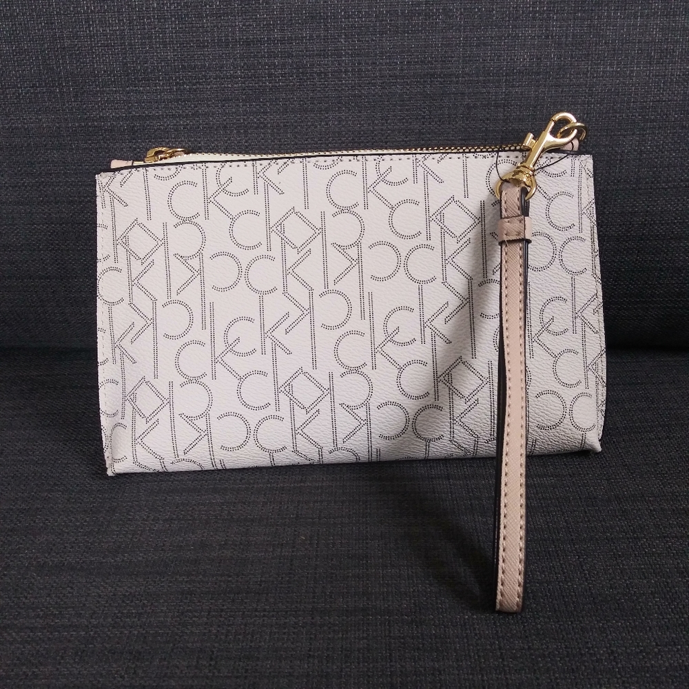 NWT CALVIN KIEIN LOGO WRISTLET CLUTCH POUCH BAG - Picture 3 of 10